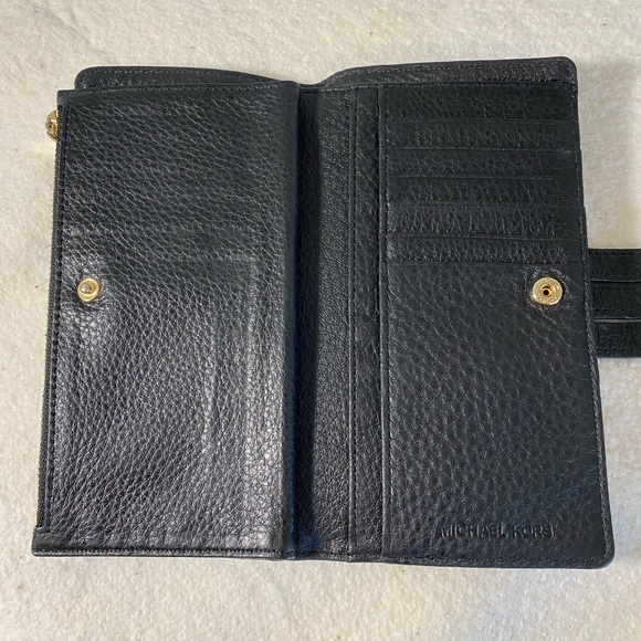 Michael Kors wallet - Picture 5 of 12